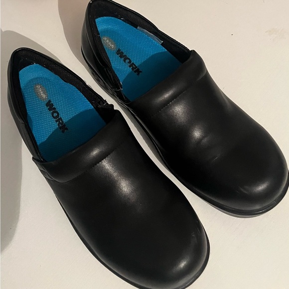 Dansko Work Clogs - Picture 1 of 9